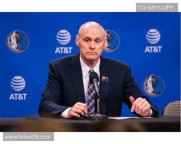 战术革新！新教练如何激活球星绯闻？